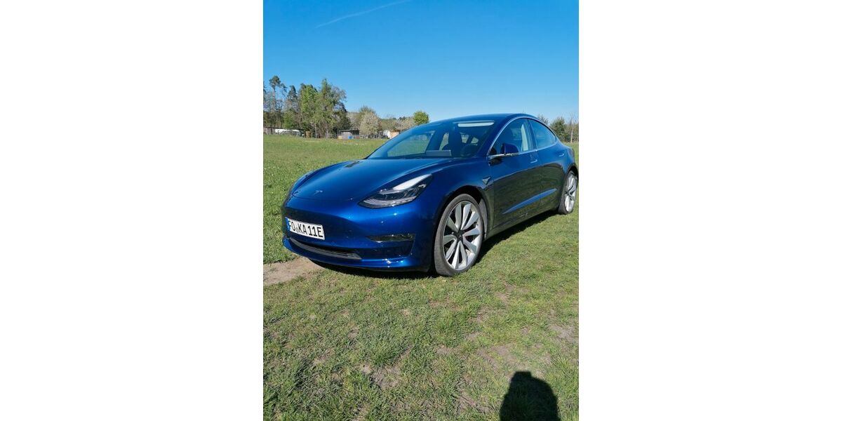 Tesla Model 3 61.000 km 25.990 &euro; Hausen 91353