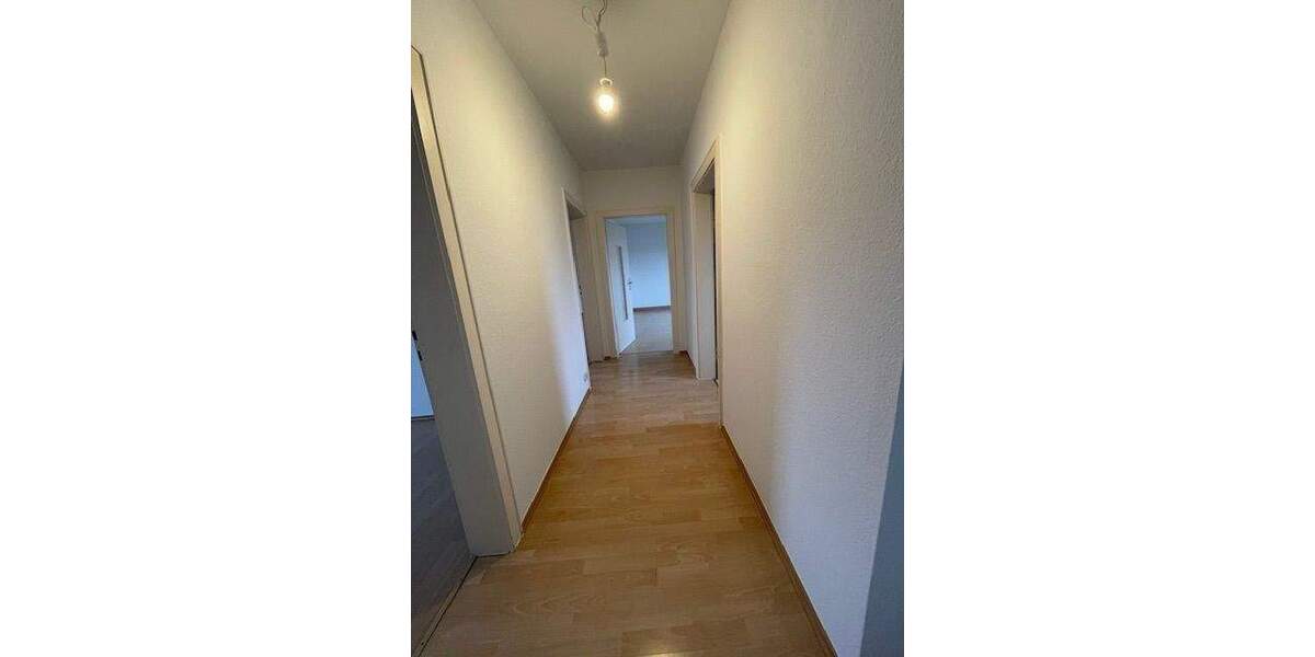***NEUES JAHR NEUE WOHNUNG...die RUHE SPÜREN...tolle Dachwohnung...EINBAUKÜCHE*** 3 zimmer