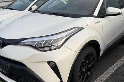 Toyota C-HR 72.000 km 19.990 &euro; Fürth 90763