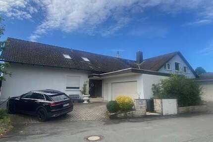 Haus Heroldsberg - 9 Zimmer, 450 m&sup2;, 2.800&euro; | Angebot:25309540