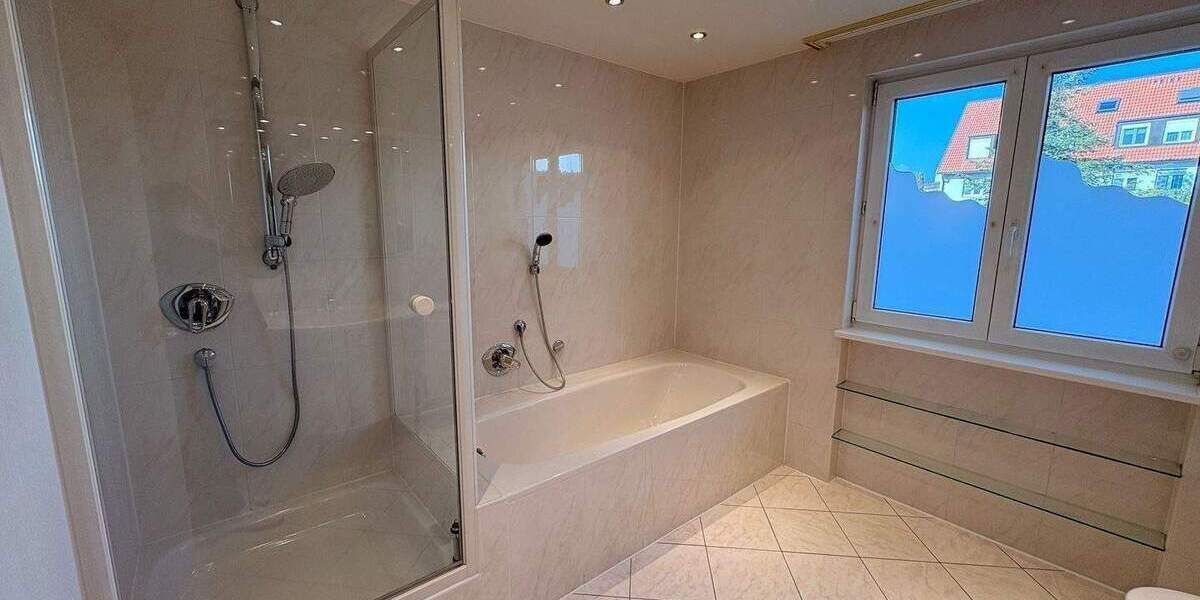 Etagenwohnung Nürnberg Gaismannshof - 4 Zimmer, 145 m&sup2;, 2.000&euro; | Angebot:26247587