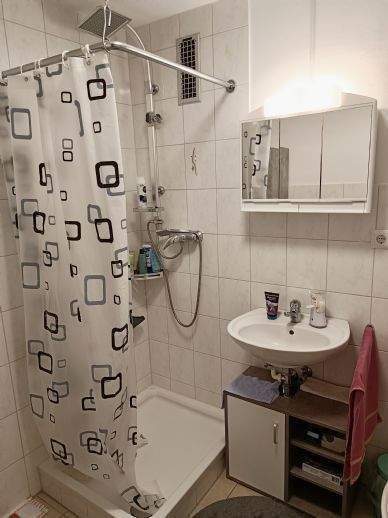 1 Zimmer-Wohnung mit separater Küche und Balkon im 7. OG (Aufzug) in einem gepflegten Mehrfamilienhaus in Stein 1 zimmer