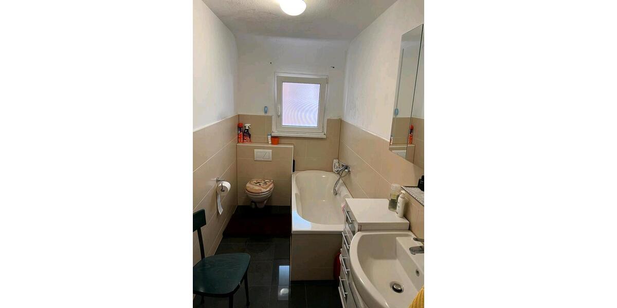 Etagenwohnung Zirndorf - 6 Zimmer, 145 m&sup2;, 270.000&euro; | Angebot:27077343