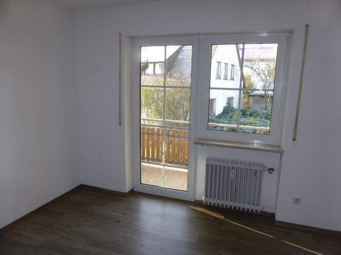 Etagenwohnung Heroldsberg - 4 Zimmer, 105 m&sup2;, 1.100&euro; | Angebot:25780664