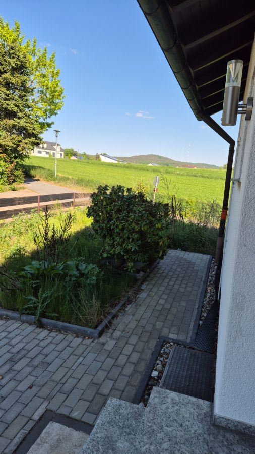 Provisionsfrei* Kinderfreundliches, sehr helles EFH für eine große Familie mit 2 separaten Wohnungen - OHNE MAKLER 6 zimmer