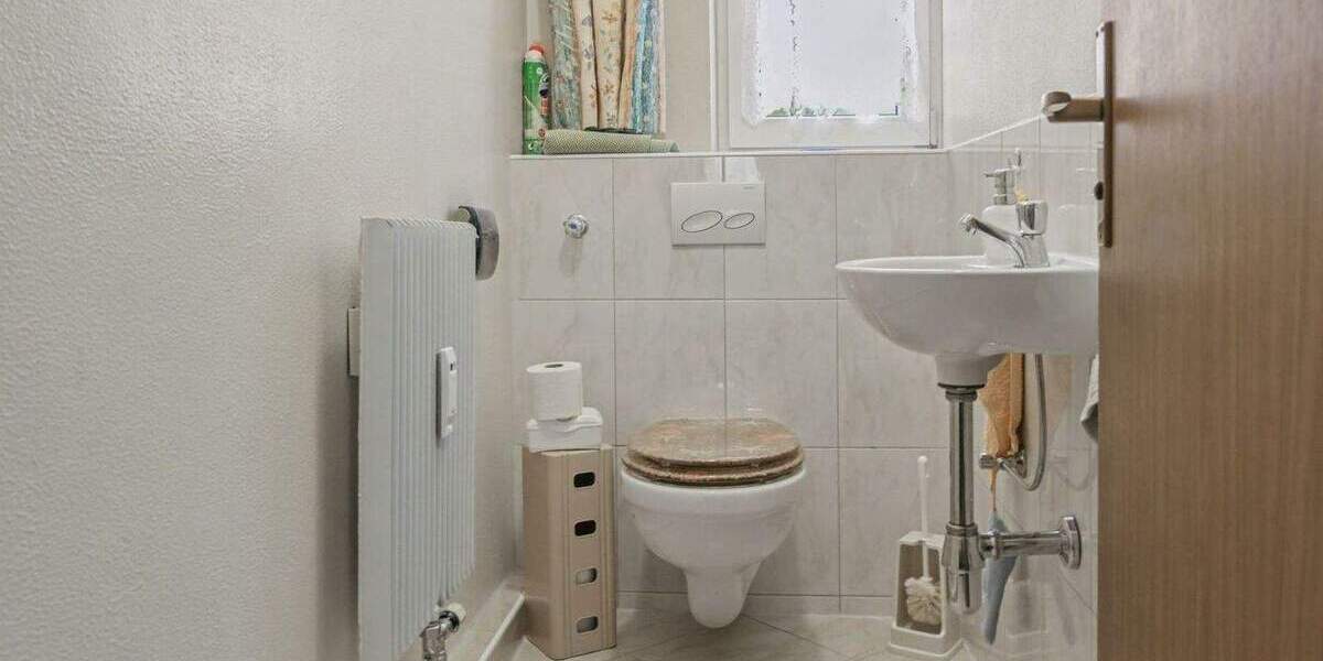 4-Zimmer-Wohnung, Balkon - ruhige, zentrale Lage in grüner Umgebung mit top Verkehrsanbindung 4 zimmer