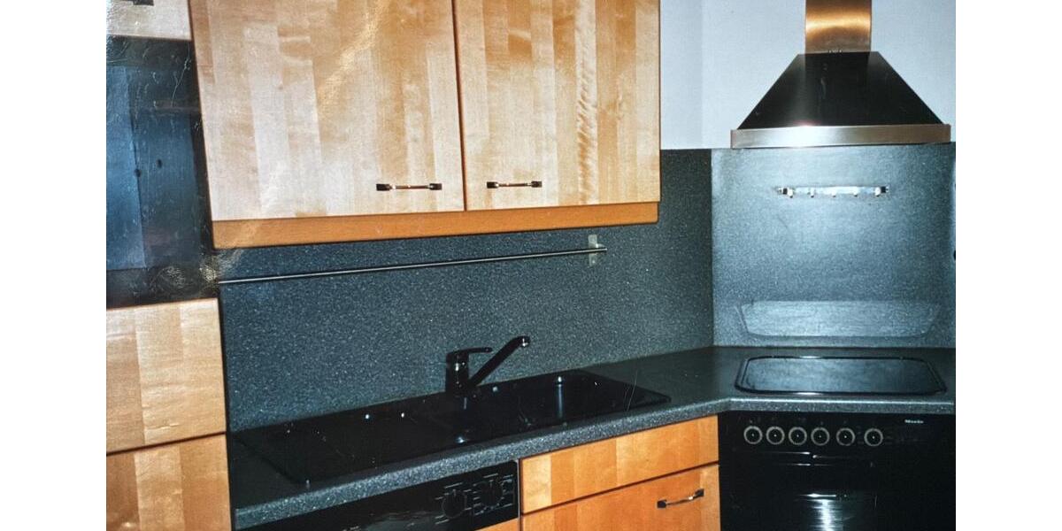 Helle 3-Zimmer Wohnung mit großem Balkon und Einzelgarage 3 zimmer