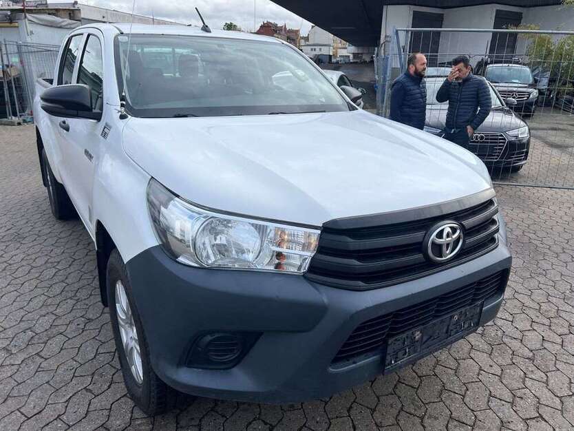 Toyota Hilux 102.000 km 17.900 € Nürnberg 90431