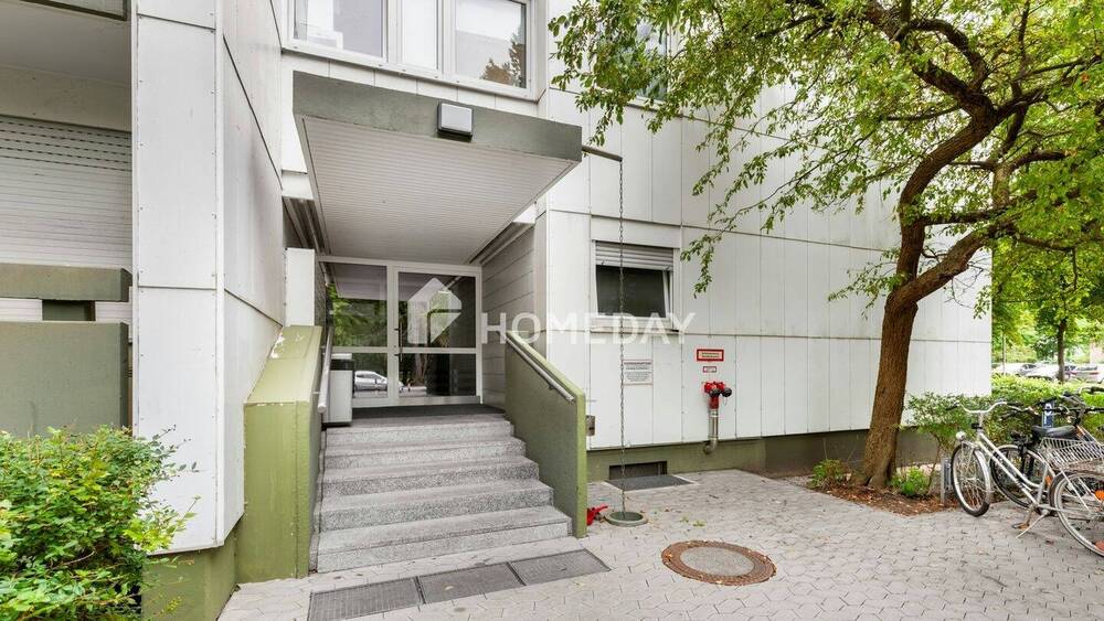 Renovierungsbedürftige 3-Zimmer-Wohnung mit zwei Loggien und optionalem Tiefgaragenstellplatz 3 zimmer