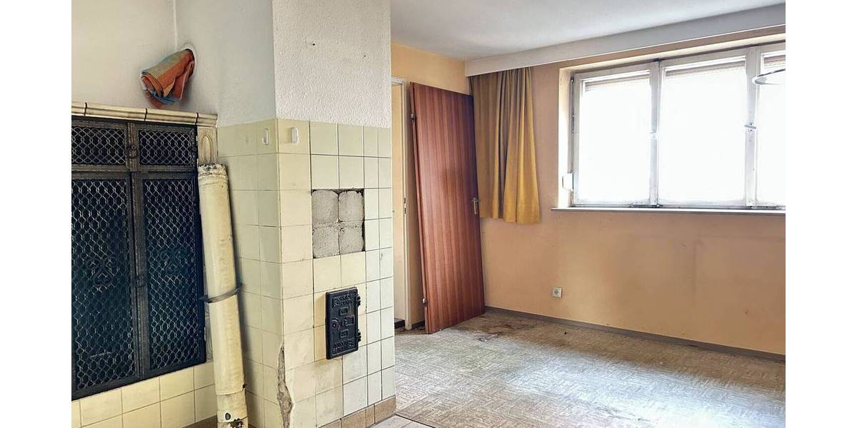 Mehrfamilienhaus, Wohnhaus Erlangen / Frauenaurach Frauenaurach - 8 Zimmer, 236 m&sup2;, 359.000&euro; | Angebot:24051824