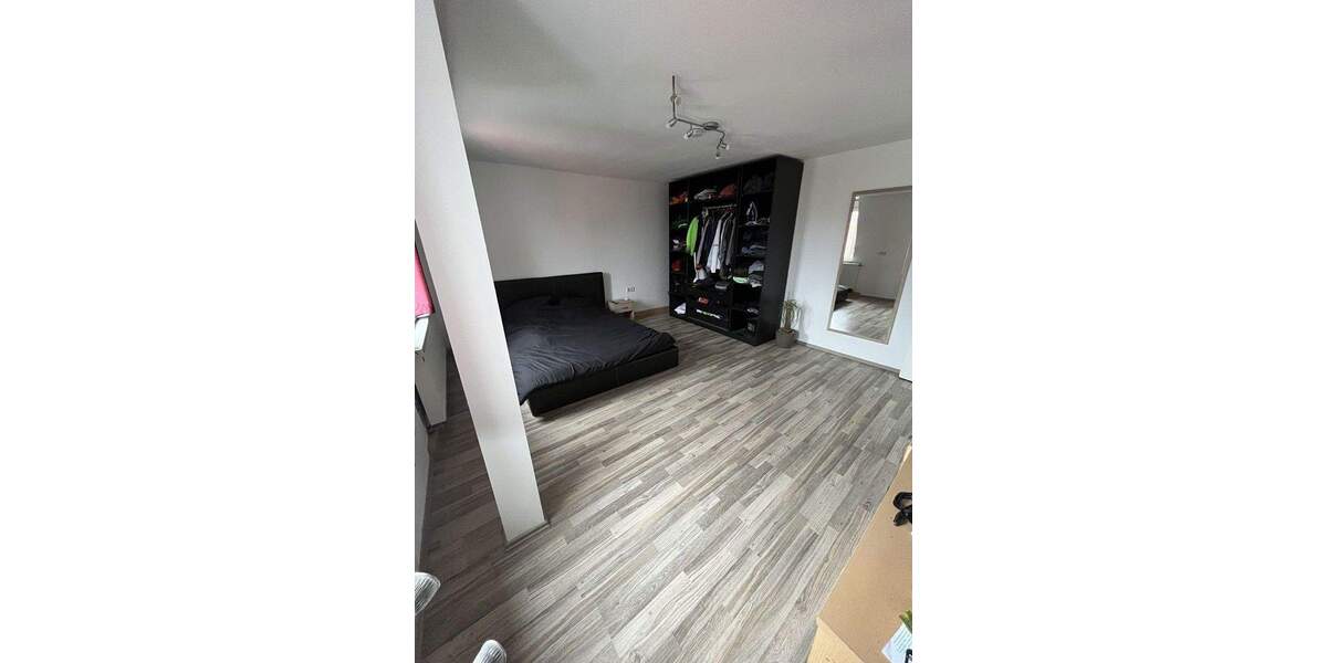 Etagenwohnung Zirndorf - 4 Zimmer, 100 m&sup2;, 270.000&euro; | Angebot:25760378