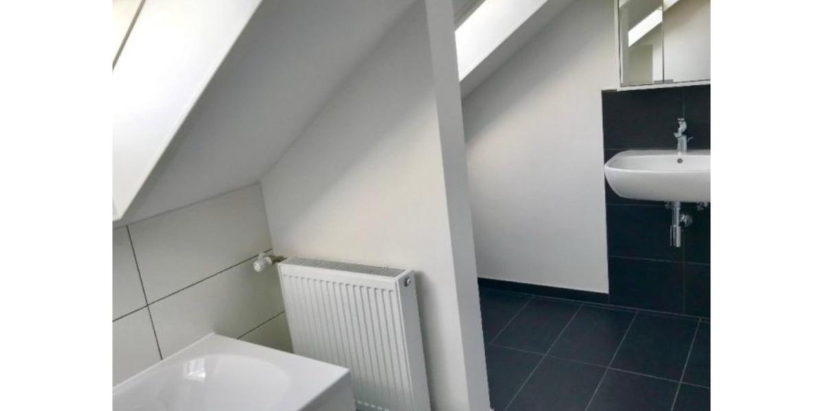 Renovierte 3-Zimmer-DG-Wohnung in ErlangenEltersdorf 3 zimmer