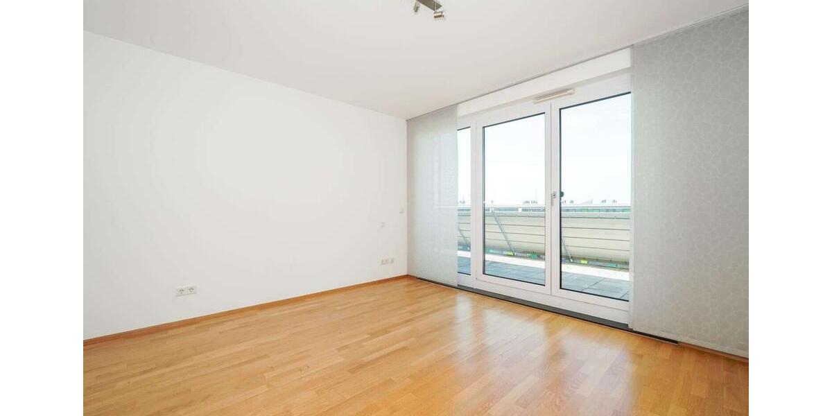 10 Min. ins Zentrum: Modernes Penthouse mit 65 m² Dachterrasse 4 zimmer