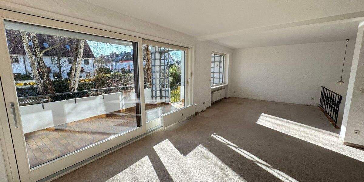 Großzügige 4-Zimmer-Wohnung mit Schwimmbadanteil, 2 Garagen und Zugang zum Gemeinschaftsgarten 4 zimmer