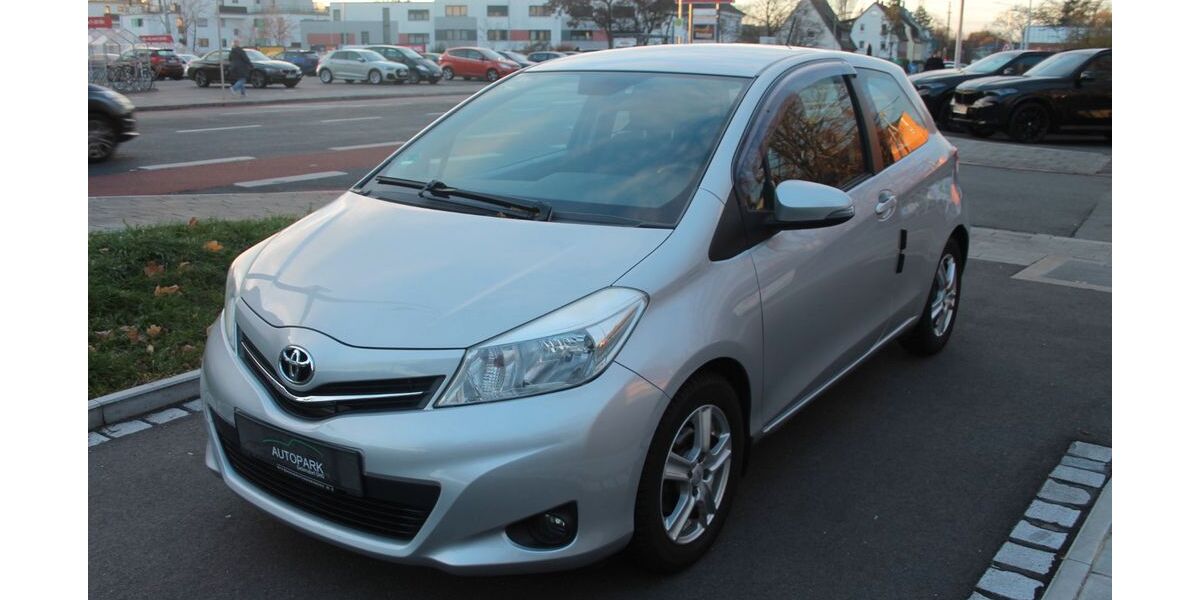 Toyota Yaris 90.000 km 6.900 &euro; Nürnberg 90449