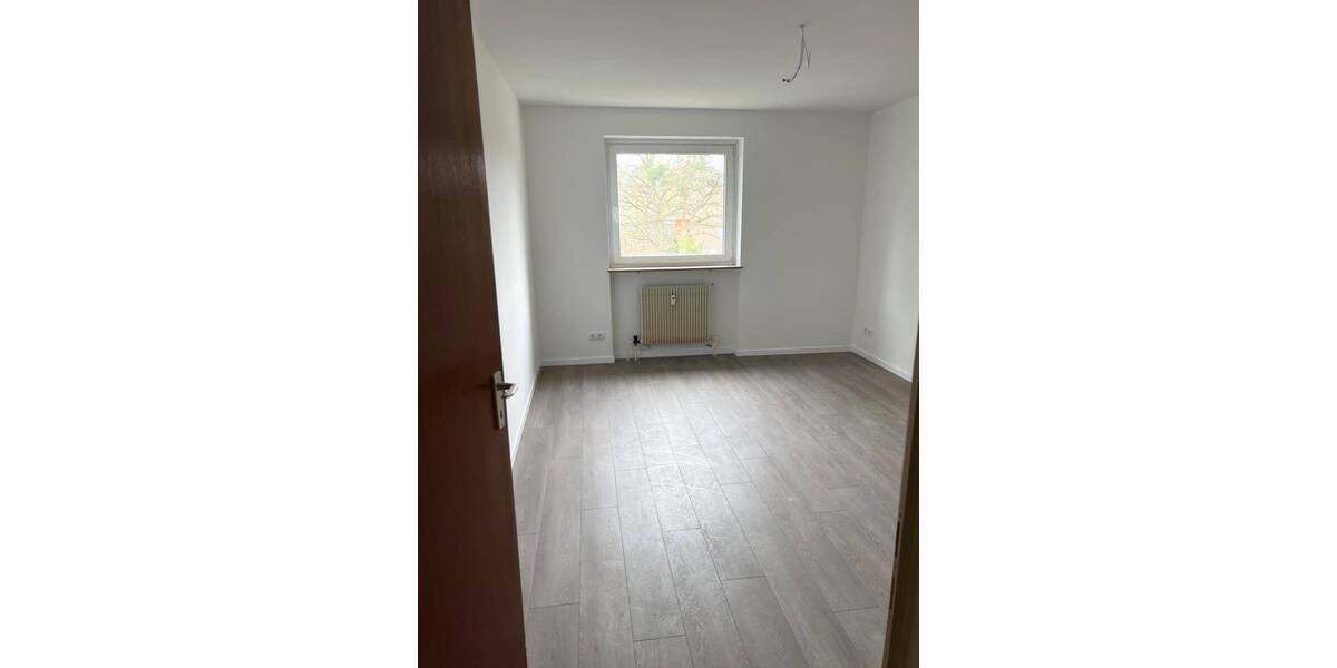 Etagenwohnung Spardorf - 4 Zimmer, 92 m&sup2;, 1.340&euro; | Angebot:26188535