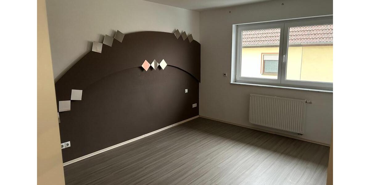 Gepflegte Doppelhaushälfte in Herzogenaurach Herzo Base ohne Makl 4 zimmer