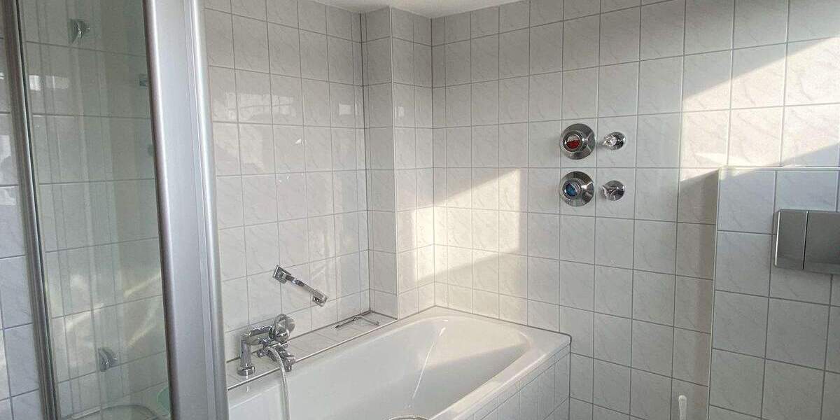 Gemütliche Dachgeschosswohnung mit französischem Balkon 2 zimmer