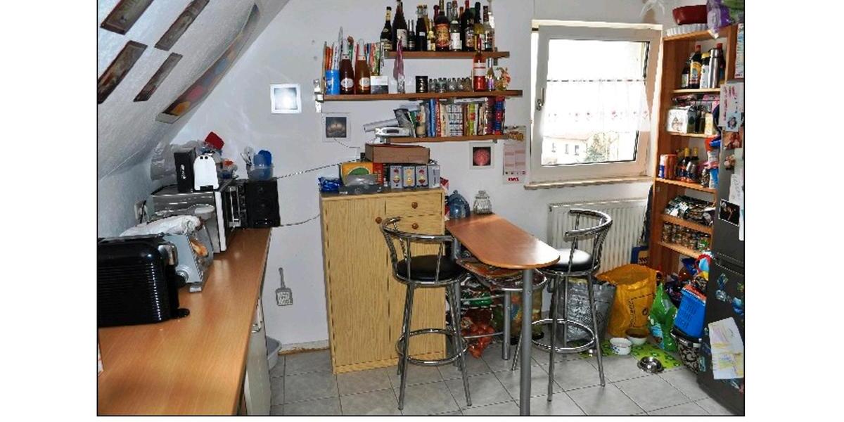Wohnung von privat - provisionsfrei - zentral + hell + großzügig 4 zimmer