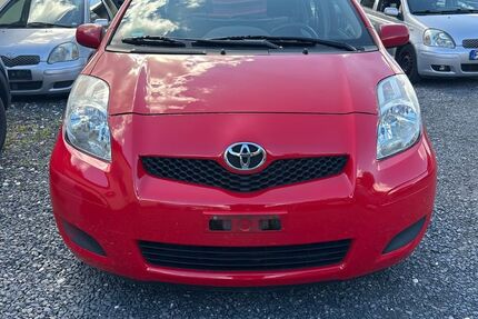 Toyota Yaris 138.000 km 2.600 € Fürth 90763