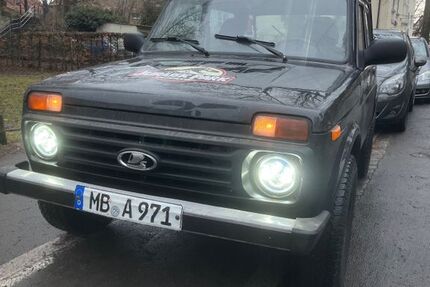 Lada Niva 80.120 km 9.000 &euro; Forchheim 91301