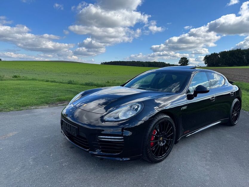 Porsche Panamera 62.487 km 59.900 € Höchstadt 91315