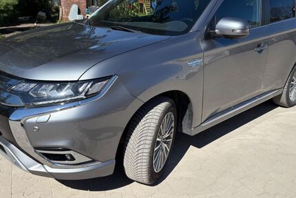 Mitsubishi Outlander 198.215 km 13.590 &euro; Nürnberg 90455