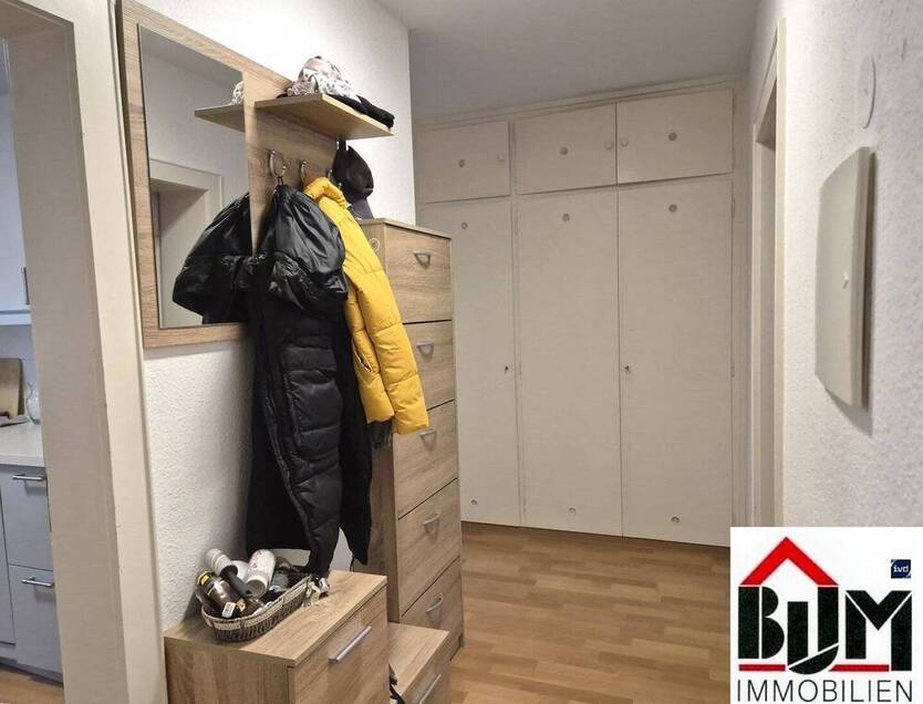 * 2 Zimmer - hell - Süd-Balkon - Küche möglich - gepflegt*