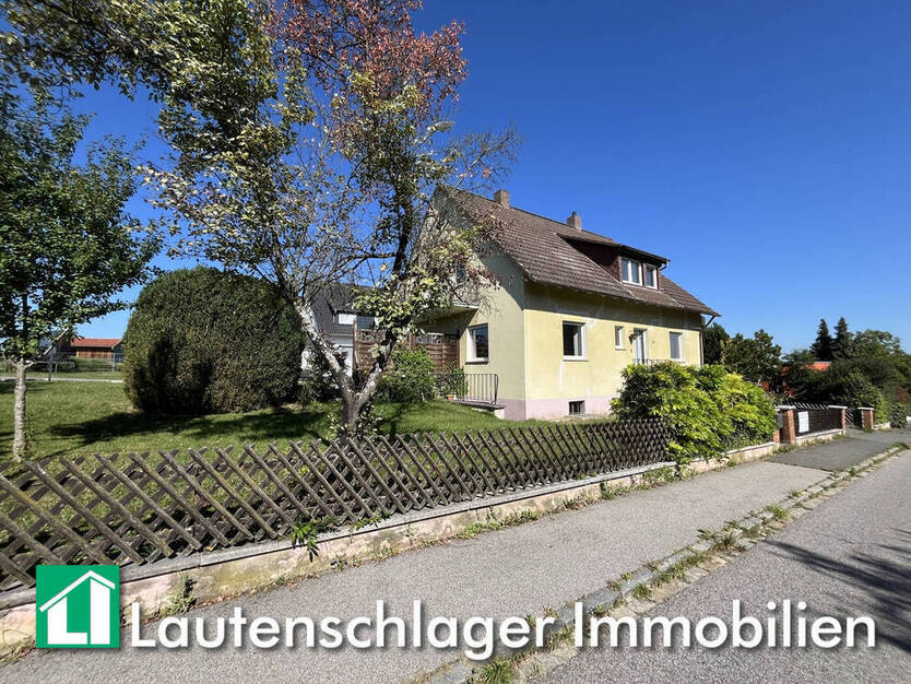 Hier lohnt sich ein zweiter Blick! Ein- oder Zweifamilienhaus mit Doppelgarage in Unterferrieden