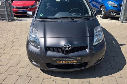 Toyota Yaris 104.711 km 5.999 &euro; Fürth 90763