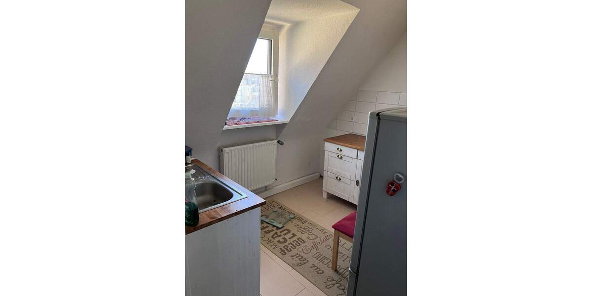 2er WG geeignet - Zentrumsnahe 2-Zimmer-Dachgeschosswohnung in 90443 Nürnberg 2 zimmer