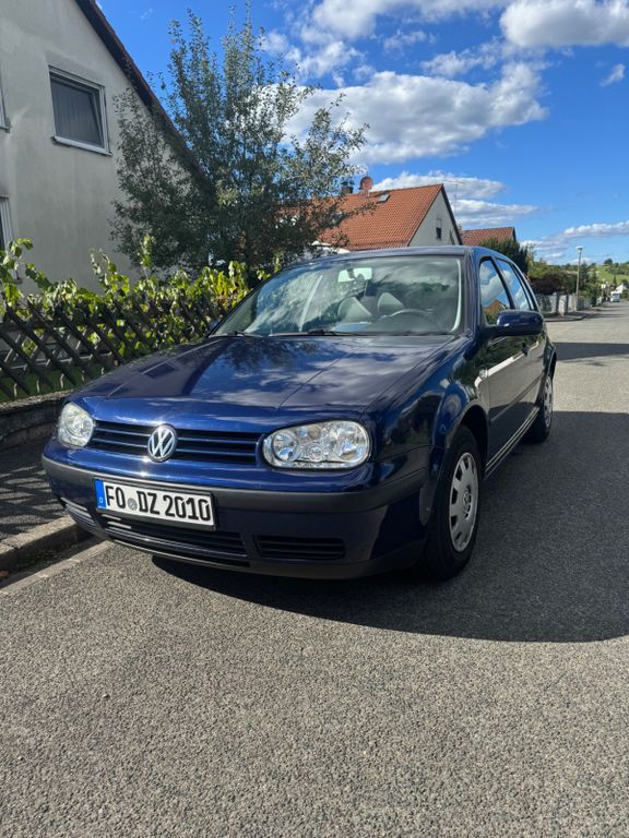 VW Golf 157.682 km 2.500 € Igensdorf 91338
