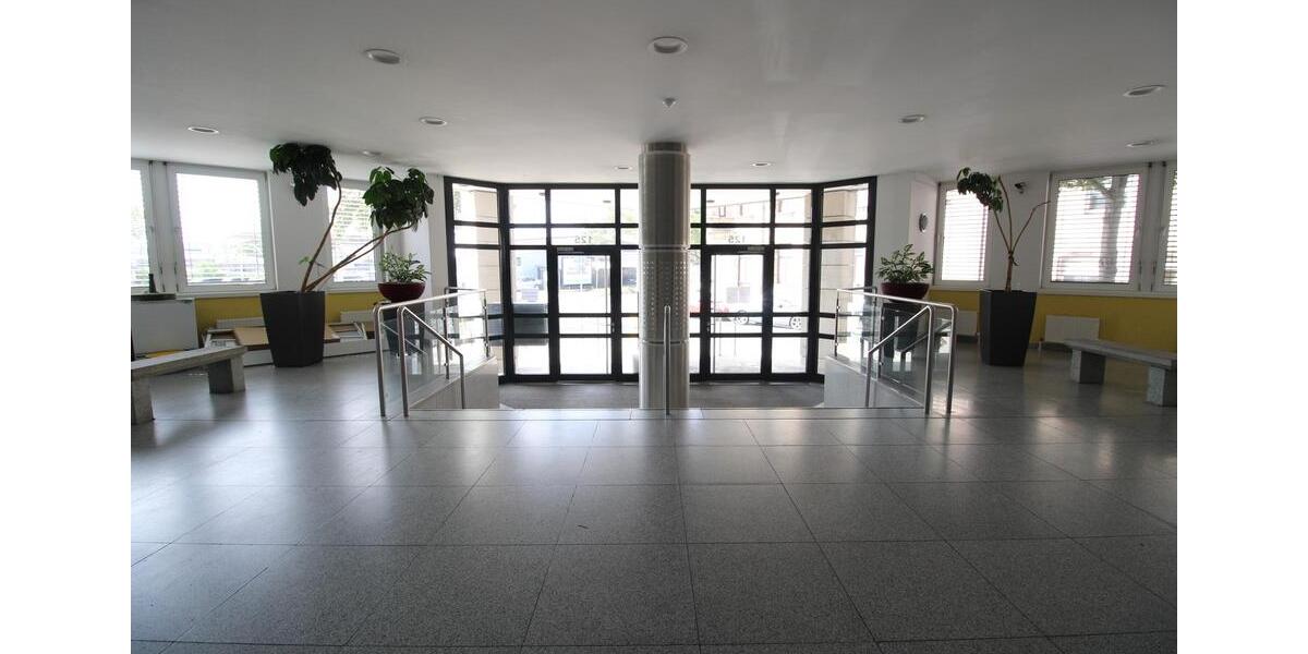 Möblierte 1-ZW im 4.OG mit Aufzug in Fürth in U-Bahn Laufnähe 1 zimmer