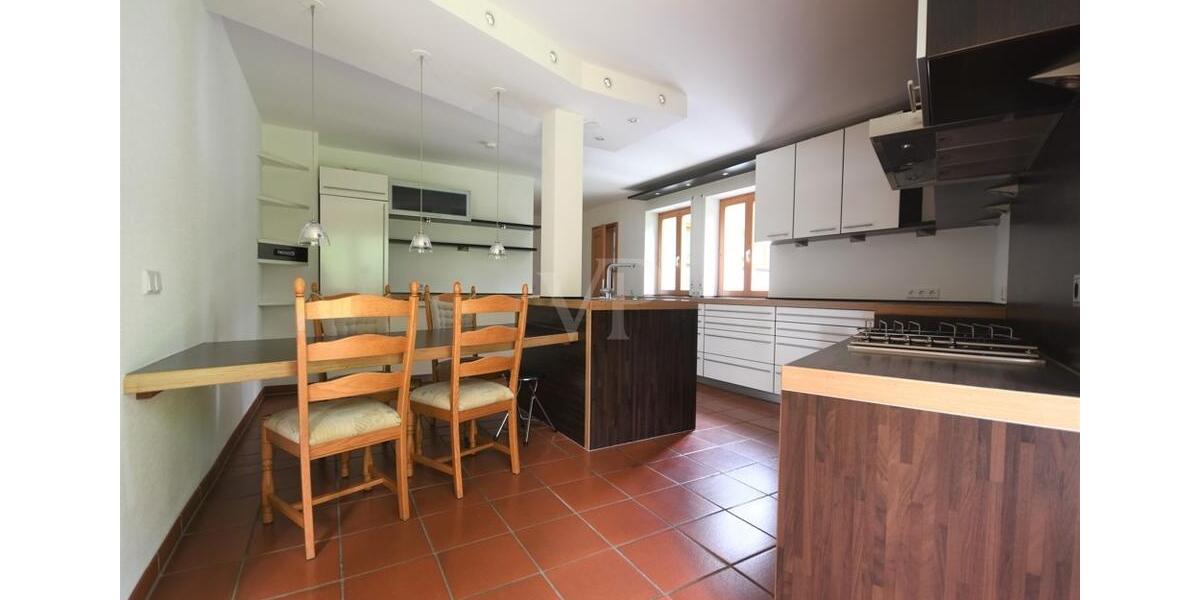 Villa Fürth Atzenhof - 9 Zimmer, 315 m&sup2;, 3.500&euro; | Angebot:24757698