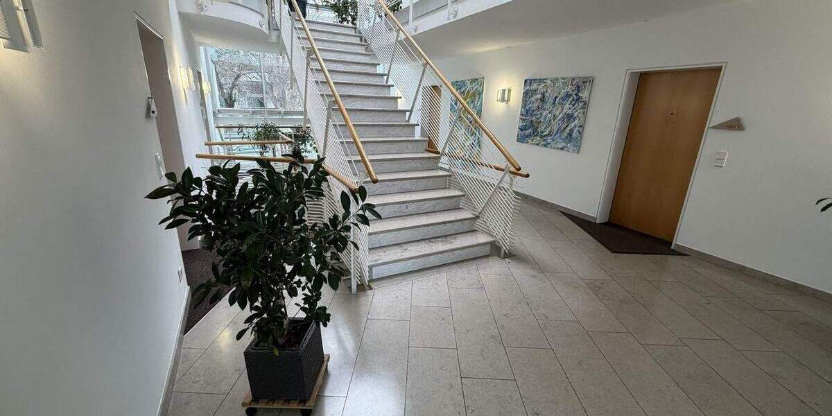 Etagenwohnung Nürnberg Gleißhammer - 4 Zimmer, 208 m&sup2;, 2.200&euro; | Angebot:26502648