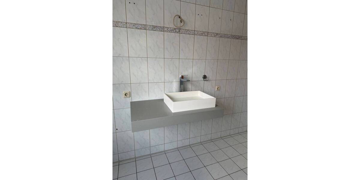 Etagenwohnung Erlangen Frauenaurach - 2 Zimmer, 117 m&sup2;, 1.400&euro; | Angebot:26092188