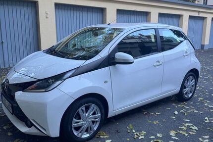 Toyota Aygo (X) 49.500 km 8.700 € Nürnberg 90473