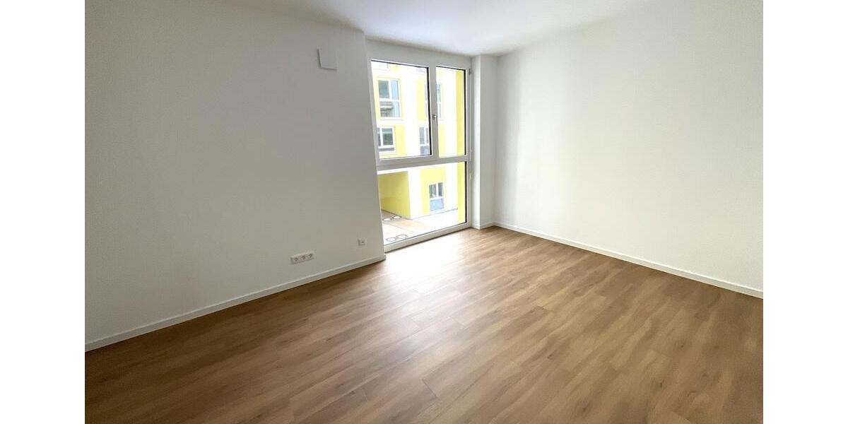 Attraktive 3-Zimmer-Wohnung mit Loggia und Einbauküche 3 zimmer