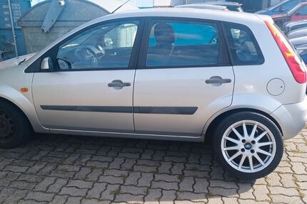 Ford Fiesta 231.000 km 999 € Freystadt 92342