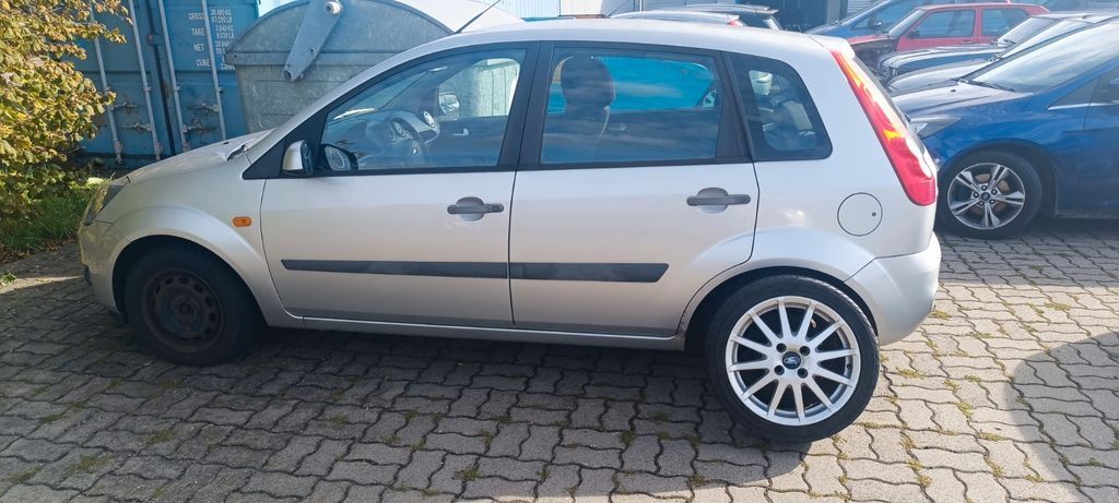 Ford Fiesta 231.000 km 999 € Freystadt 92342