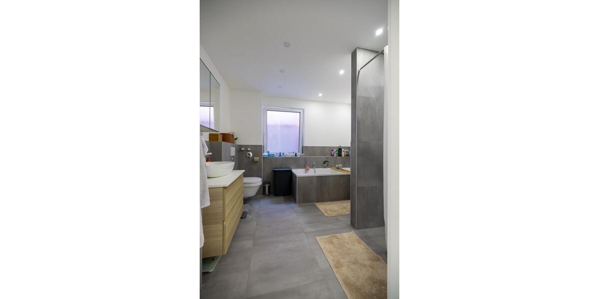 PROVISIONSFREI !! Moderne 4- Zimmer-EG- Wohnung mit Terasse 4 zimmer