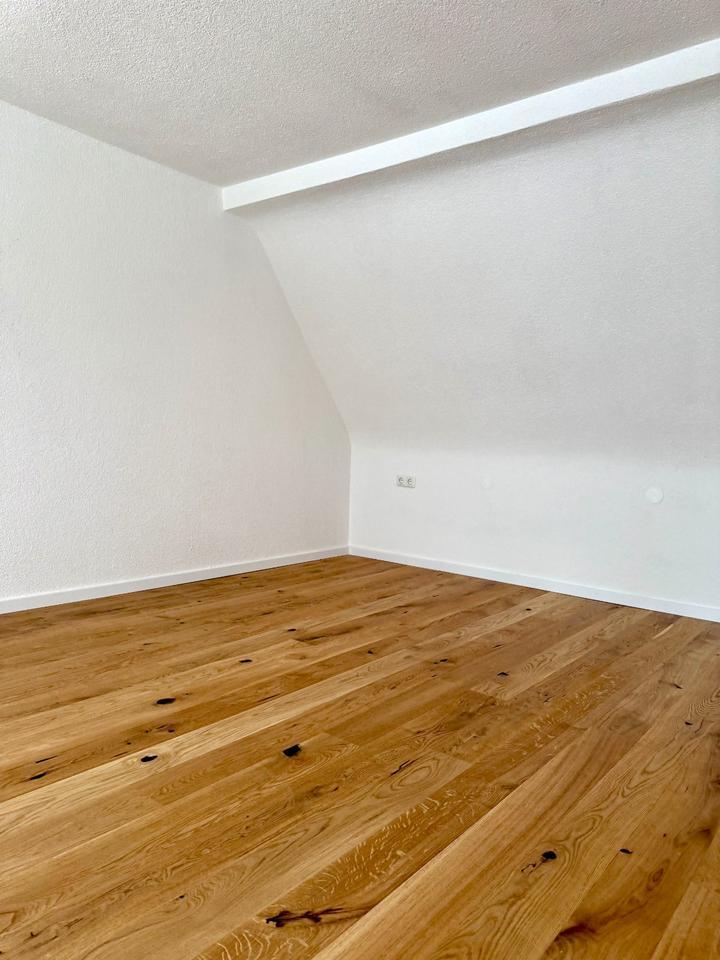 3-ETAGEN-HAUS MIT VIEL PLATZ UND GROßER TERRASSE IN WEIHERHOF