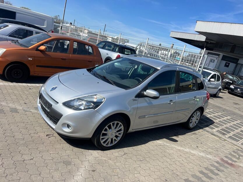 Renault Clio 255.670 km 1.999 € Nürnberg 90439