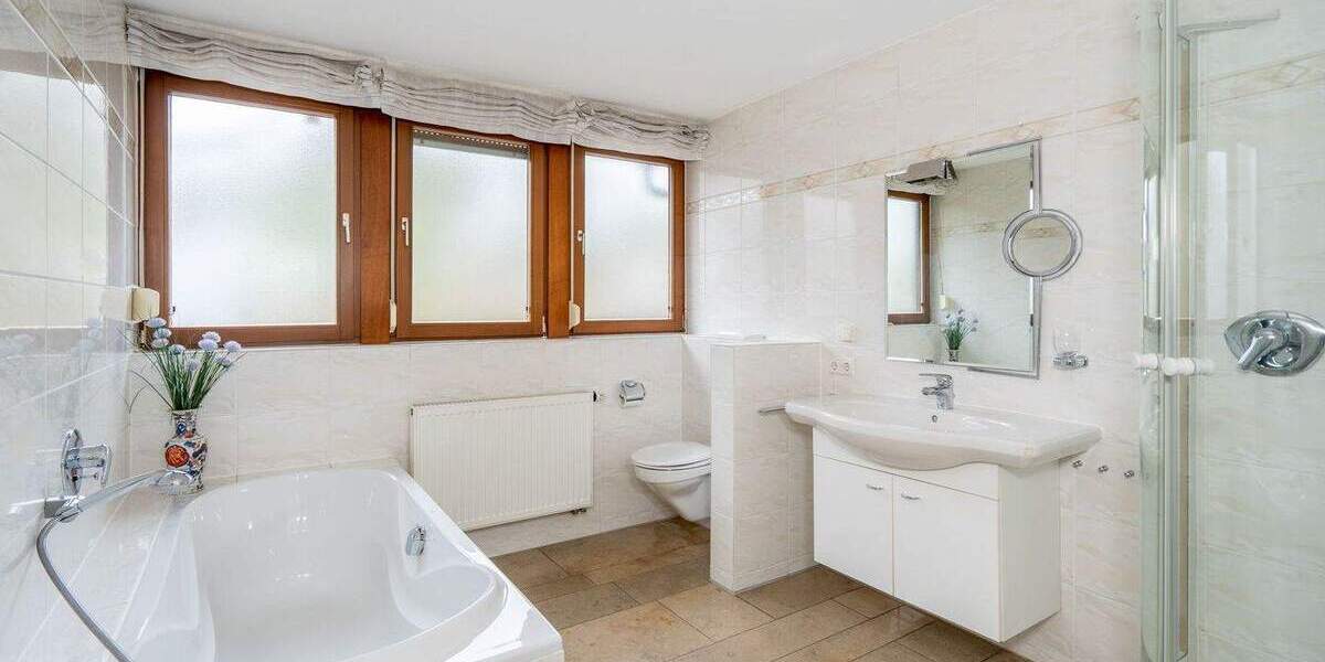 Bungalow Schwaig bei Nürnberg Schwaig - 5 Zimmer, 192 m&sup2;, 1.250.000&euro; | Angebot:26228601