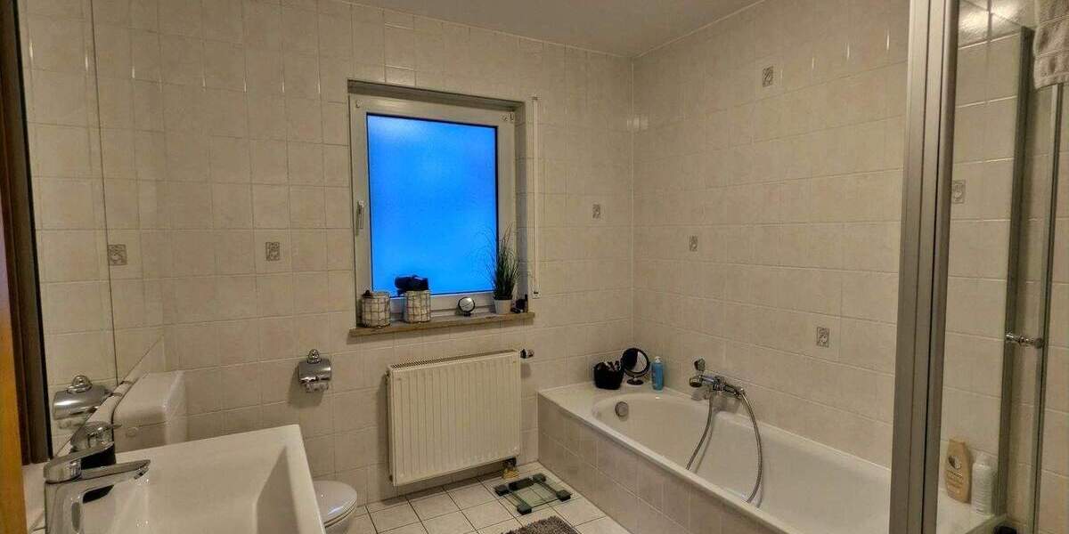 Mehrfamilienhaus, Wohnhaus Roßtal - 7 Zimmer, 183 m&sup2;, 555.000&euro; | Angebot:25676921