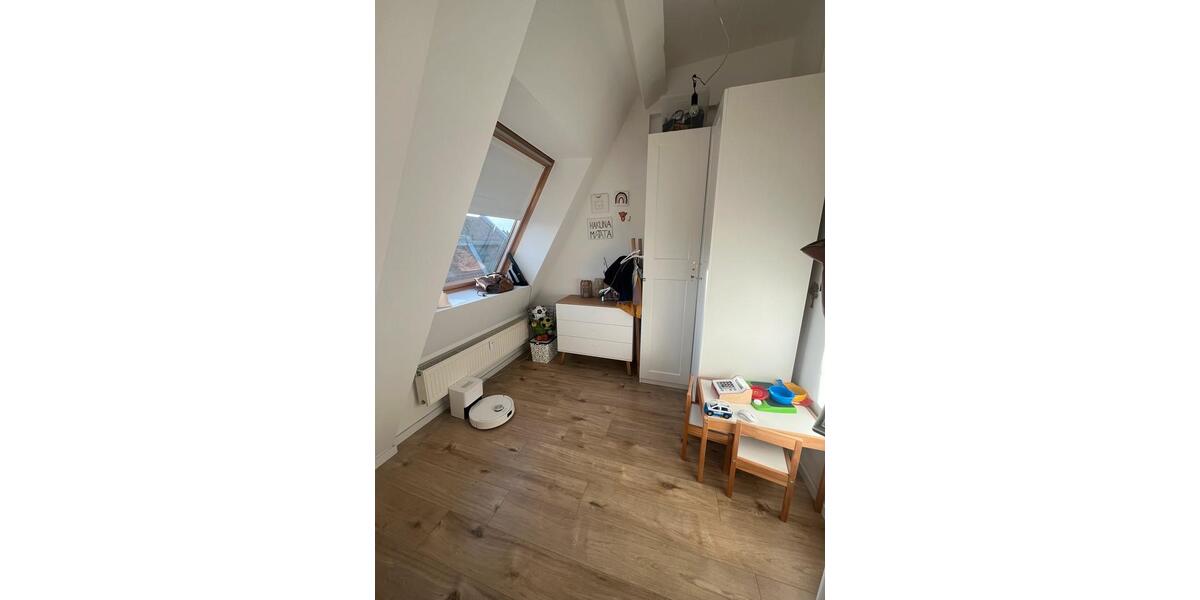 Dachgeschoßwohnung Nürnberg Gärten bei Wöhrd - 3 Zimmer, 81 m&sup2;, 1.350&euro; | Angebot:26420387