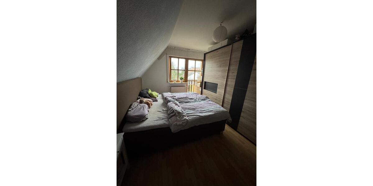 Etagenwohnung Zirndorf - 3 Zimmer, 80 m&sup2;, 850&euro; | Angebot:25546034