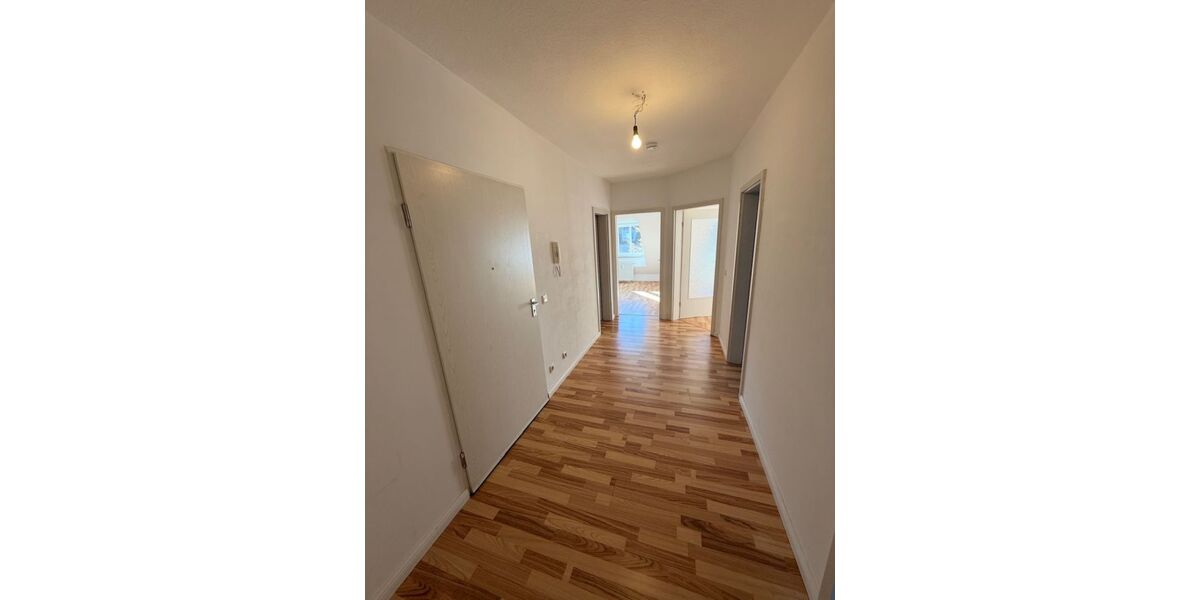 Lichtdurchflutete 3-Zimmer-Dachgeschosswohnung mit Südwestbalkon in Schwand - 3- Schwandstetten Schwand | Angebot:27621624
