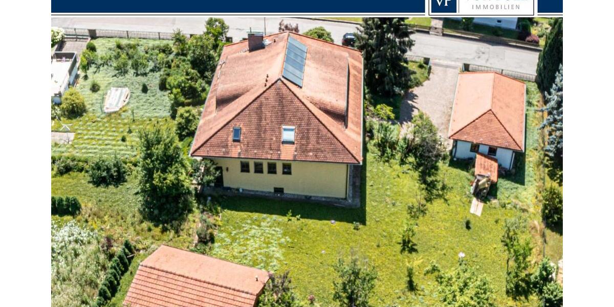 Charmantes Zweifamilienhaus mit drei Garagen und großem Garten - Zweifamilienhaus Kötzting | Angebot:24605834