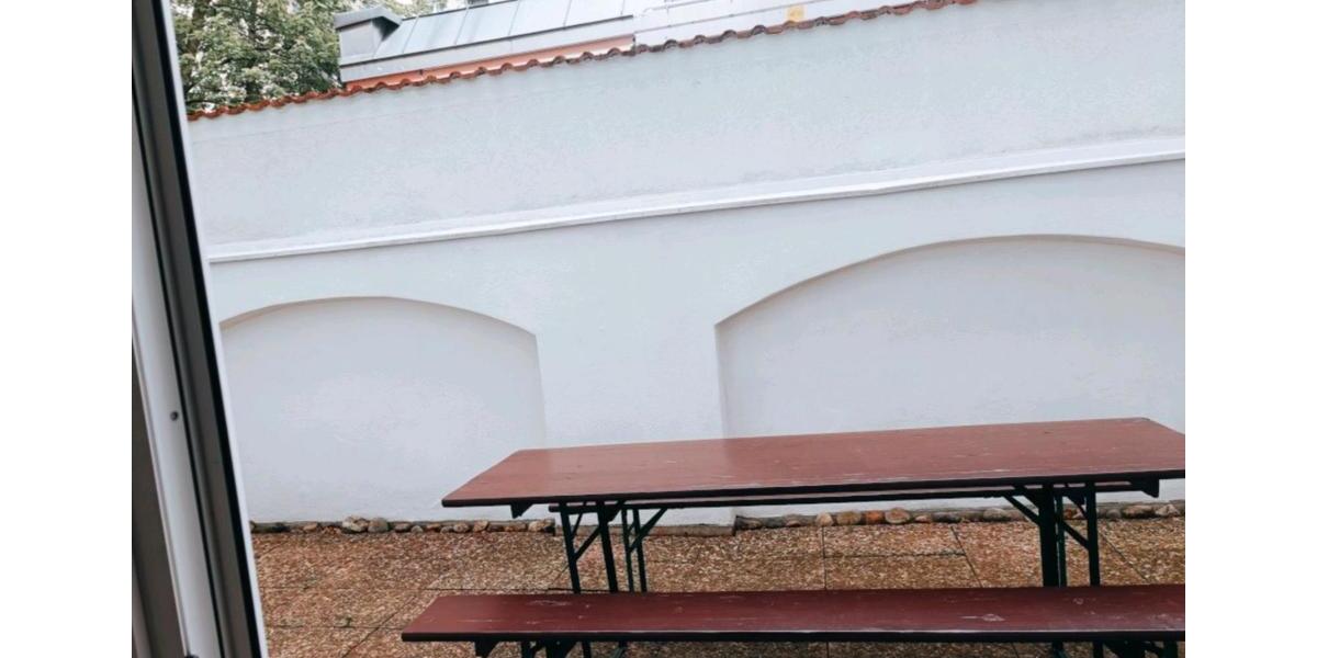 1 WG Zimmer für Frauen 12 zimmer